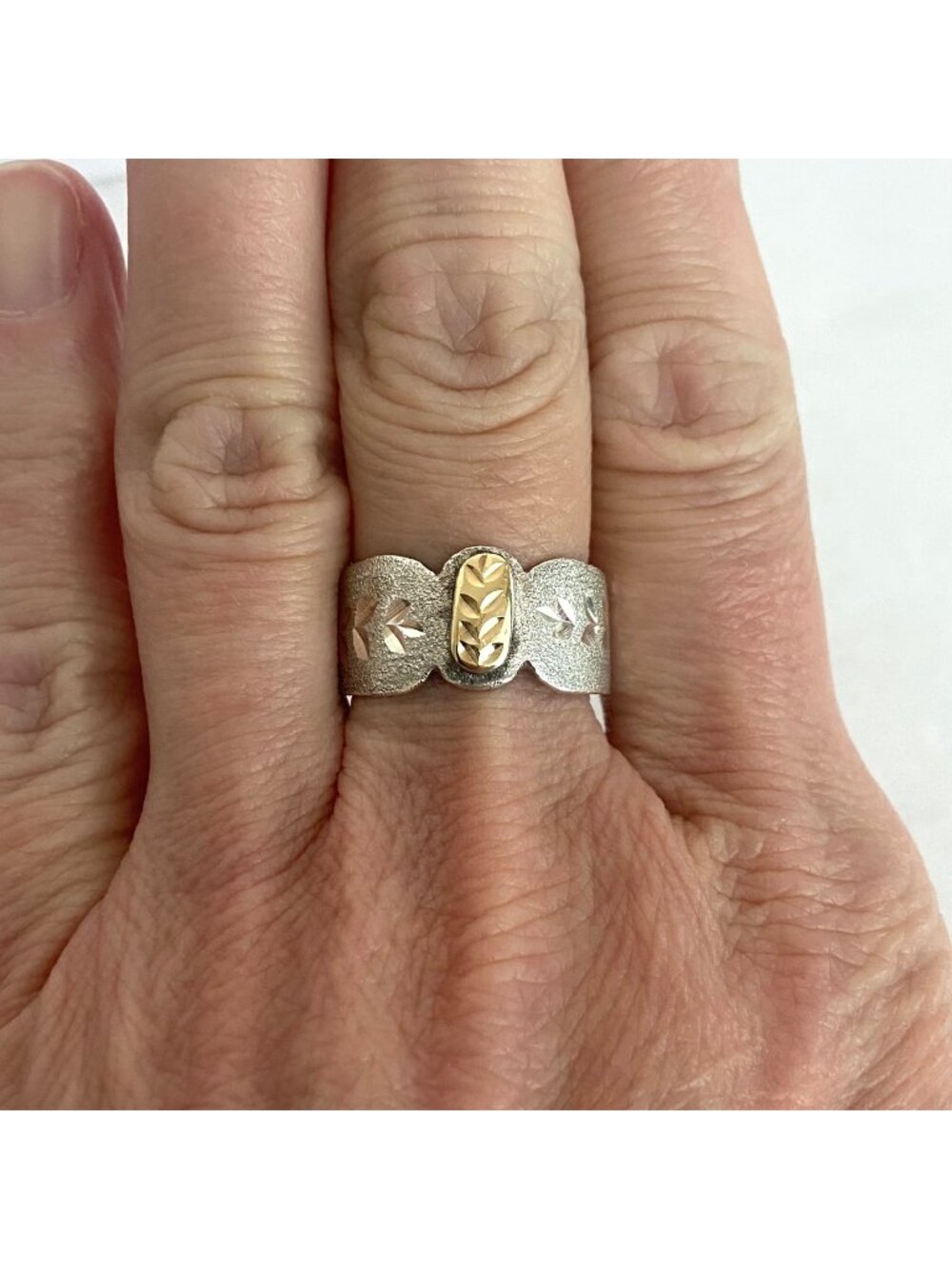 VTG Sterling Silver 925 14k Yellow Gold Diamond Cut Textured Band Ring Sz 7.5